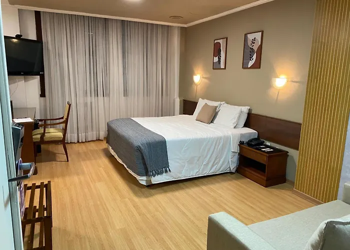 City Hotel- Orla do Guaíba, Cais Embarcadero, South Summit, Mercado Público Porto Alegre